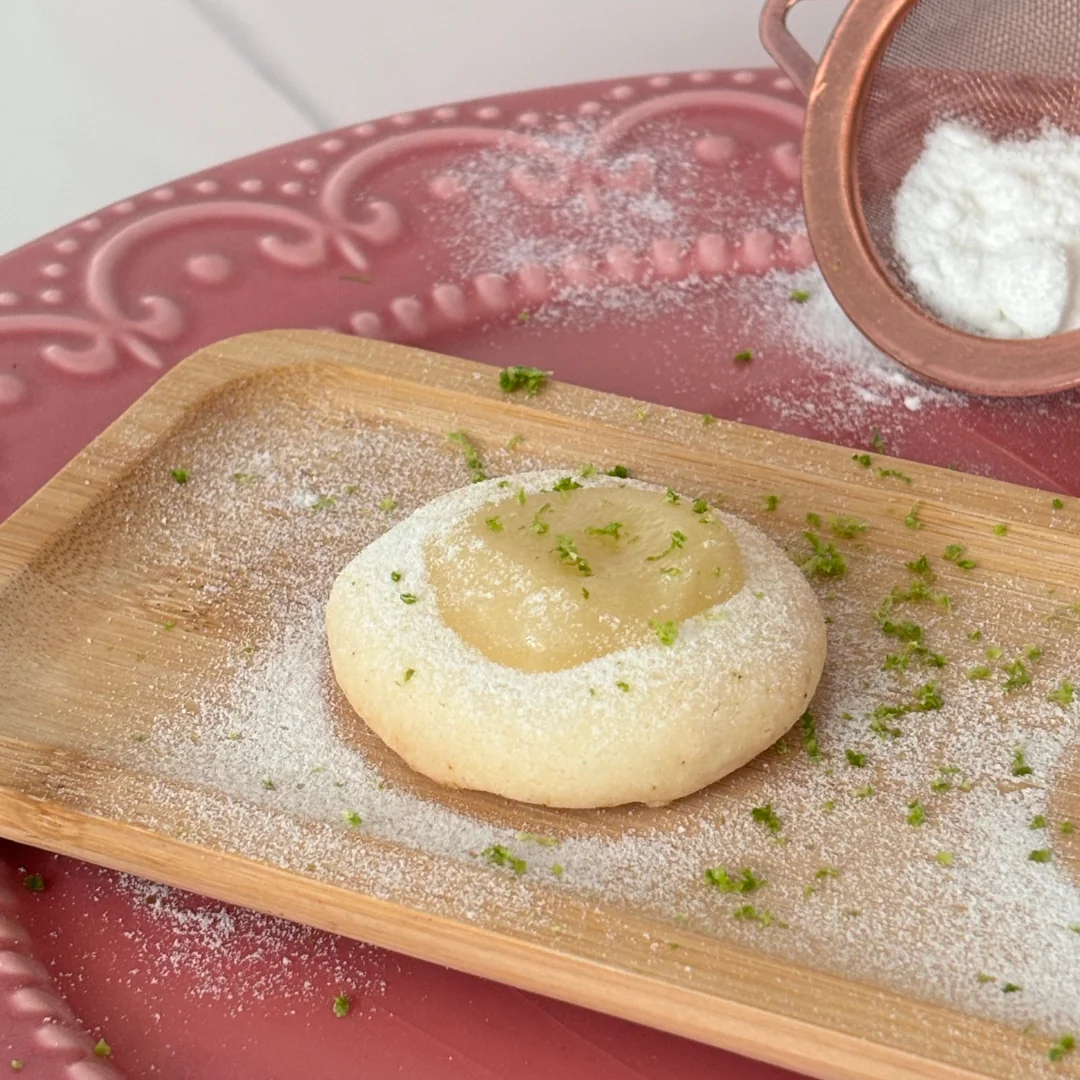 Cookie de limão com açúcar polvilhado